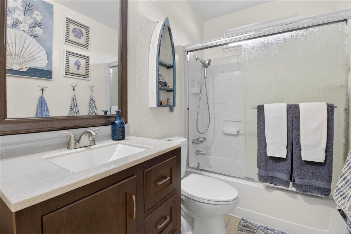 Detail Gallery Image 31 of 41 For 11 Manzano Cir, Salinas,  CA 93905 - 3 Beds | 2 Baths