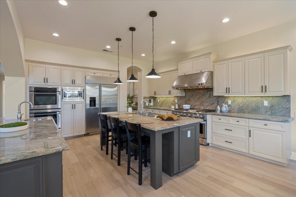 Detail Gallery Image 9 of 53 For 1620 Ventura Dr, Morgan Hill,  CA 95037 - 5 Beds | 4/1 Baths