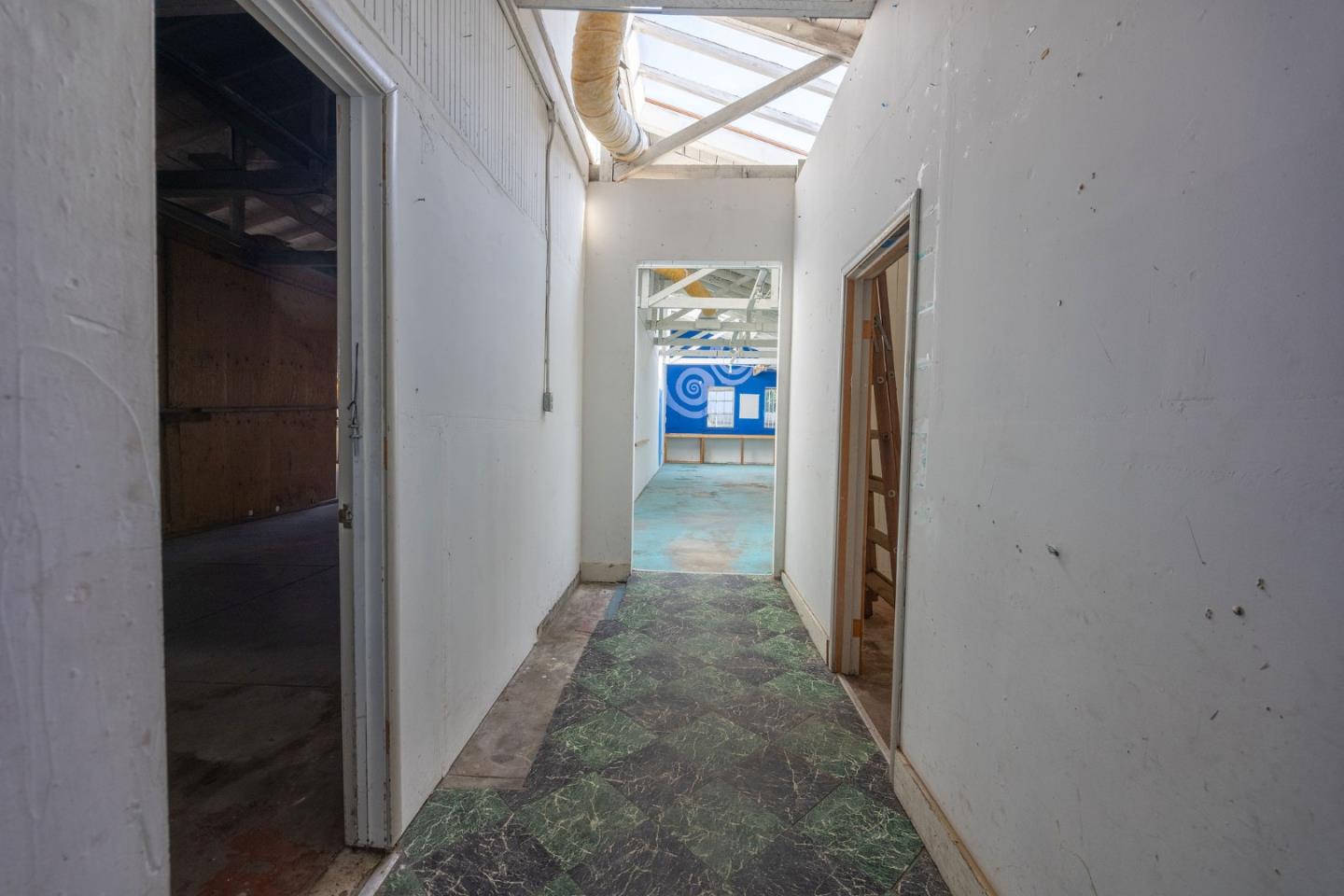 Detail Gallery Image 13 of 35 For 539 Main St, Half Moon Bay,  CA 94019 - – Beds | – Baths