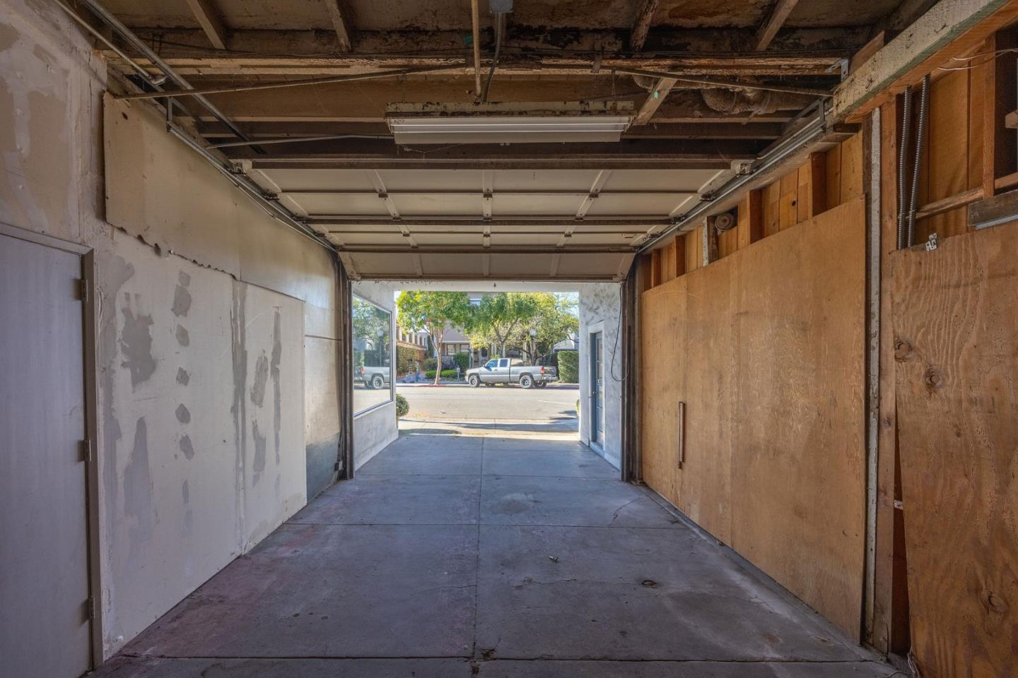 Detail Gallery Image 5 of 35 For 539 Main St, Half Moon Bay,  CA 94019 - – Beds | – Baths