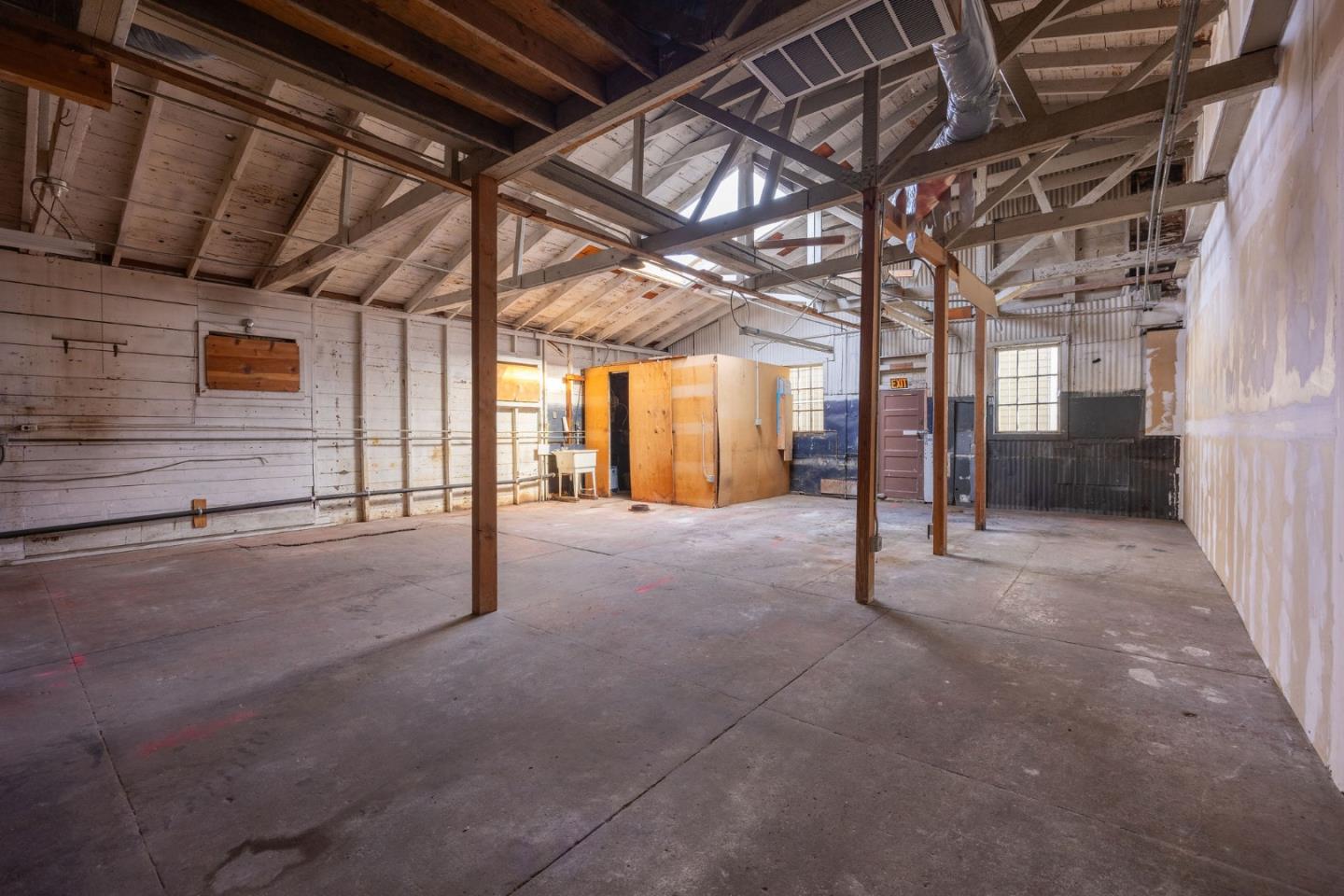 Detail Gallery Image 6 of 35 For 539 Main St, Half Moon Bay,  CA 94019 - – Beds | – Baths