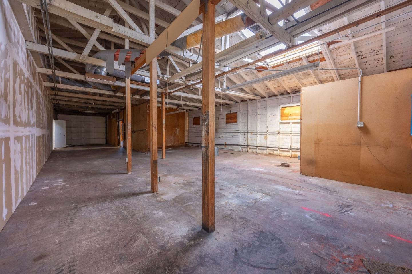 Detail Gallery Image 7 of 35 For 539 Main St, Half Moon Bay,  CA 94019 - – Beds | – Baths