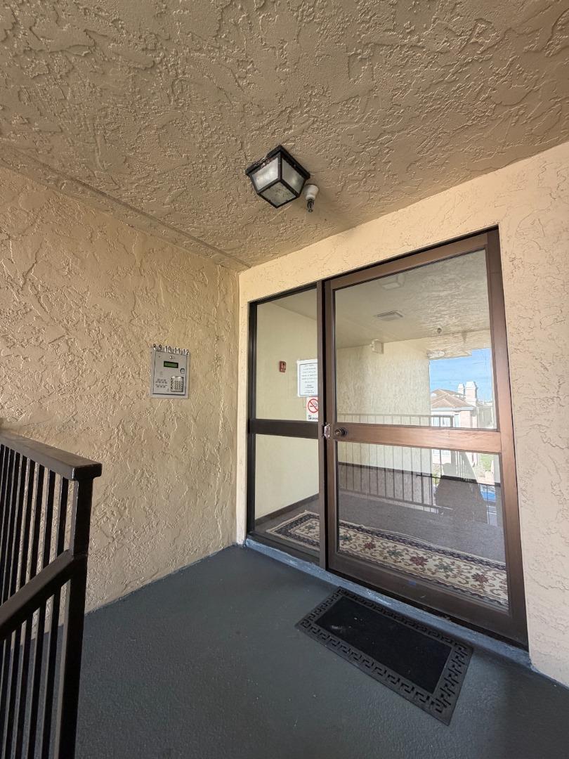 Detail Gallery Image 2 of 19 For 190 Eastmoor Ave #10,  Daly City,  CA 94015 - 1 Beds | 1 Baths