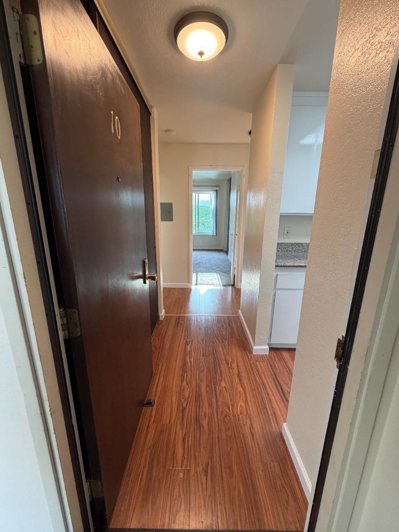 Detail Gallery Image 3 of 19 For 190 Eastmoor Ave #10,  Daly City,  CA 94015 - 1 Beds | 1 Baths