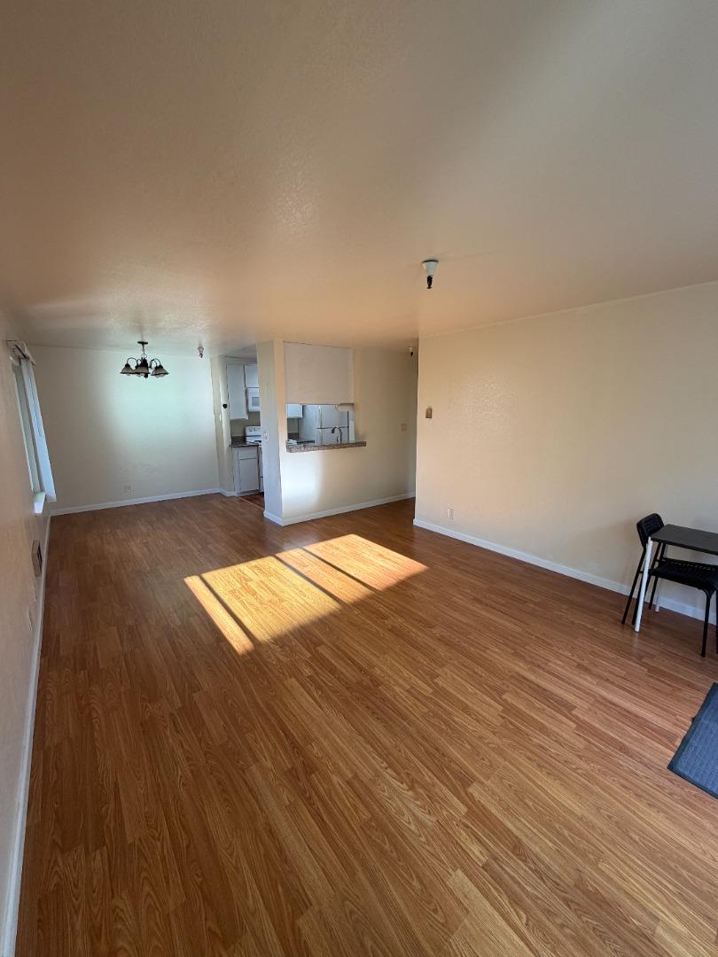 Detail Gallery Image 7 of 19 For 190 Eastmoor Ave #10,  Daly City,  CA 94015 - 1 Beds | 1 Baths