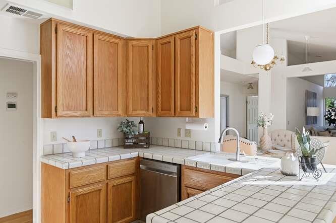 Detail Gallery Image 13 of 41 For 1295 Kelly Park Cir, Morgan Hill,  CA 95037 - 3 Beds | 2 Baths