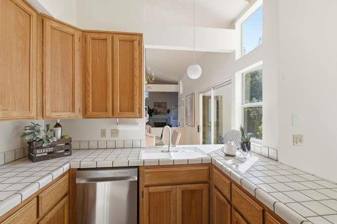 Detail Gallery Image 15 of 41 For 1295 Kelly Park Cir, Morgan Hill,  CA 95037 - 3 Beds | 2 Baths