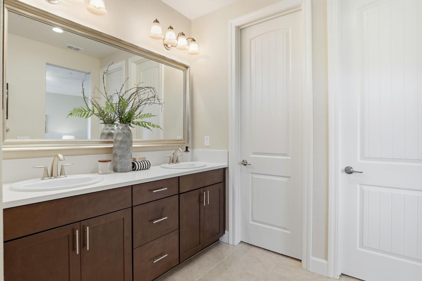 Detail Gallery Image 22 of 50 For 1216 Wildrose Dr, Hollister,  CA 95023 - 4 Beds | 2 Baths