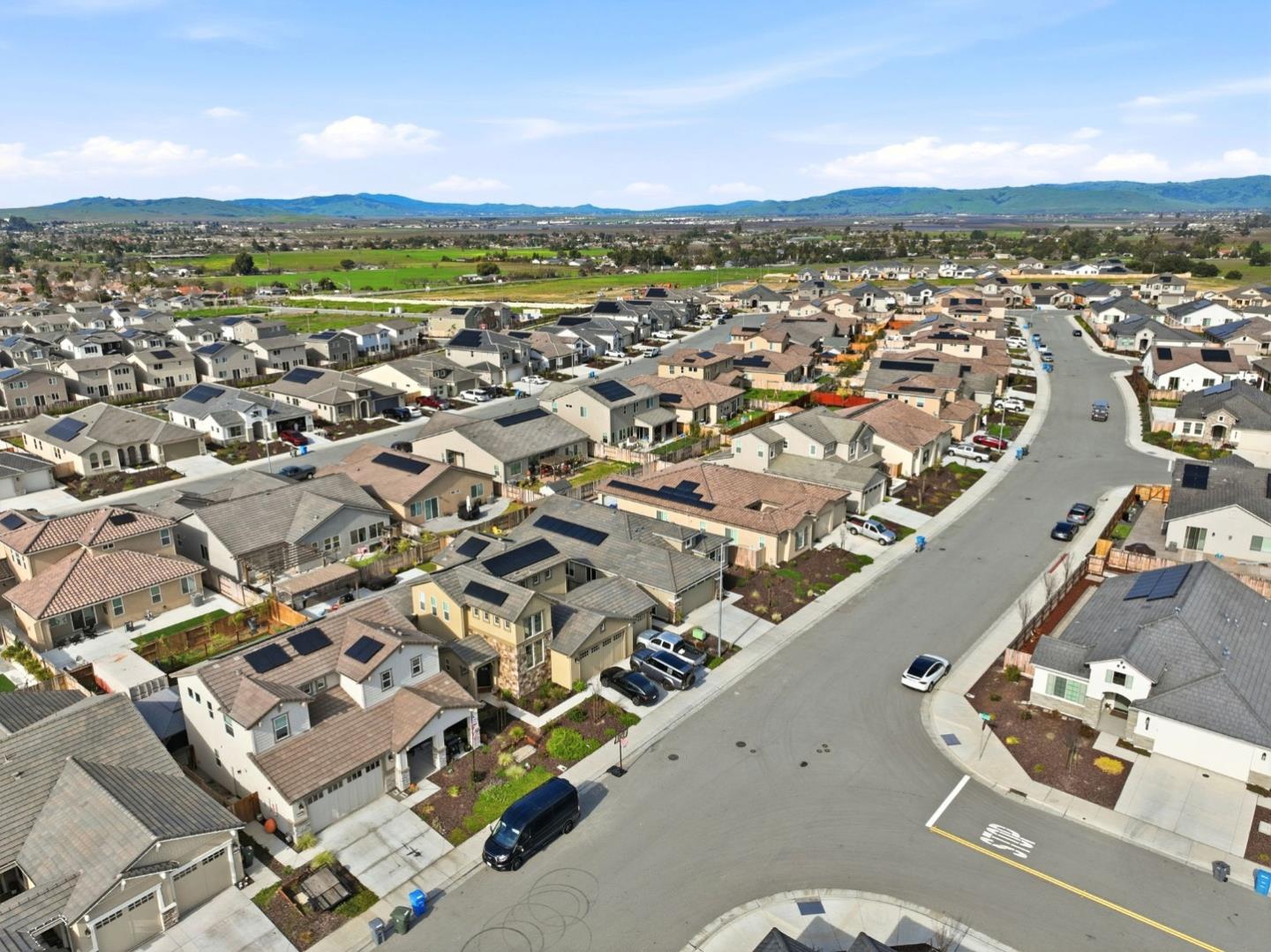 Detail Gallery Image 34 of 50 For 1216 Wildrose Dr, Hollister,  CA 95023 - 4 Beds | 2 Baths