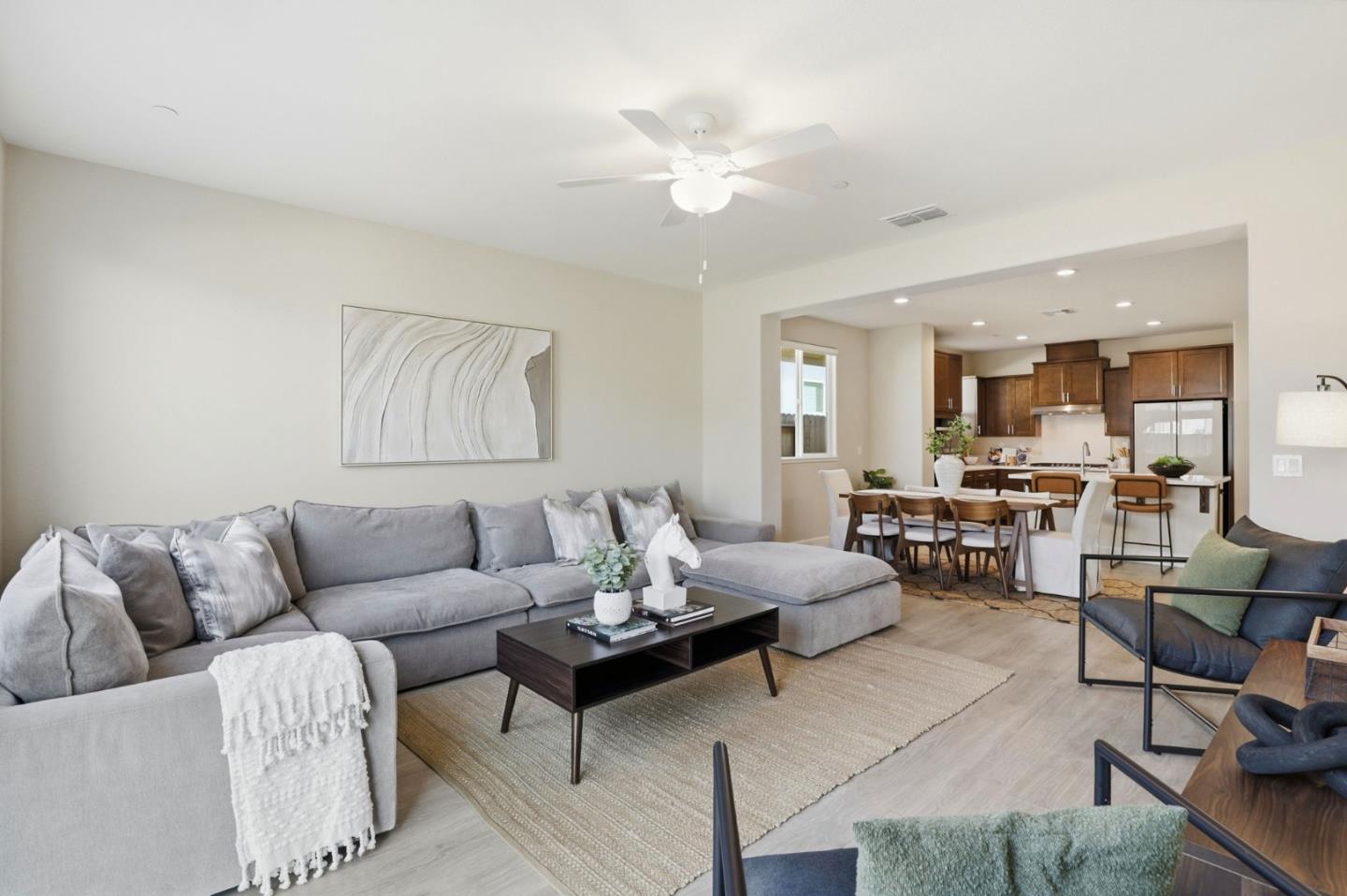 Detail Gallery Image 6 of 50 For 1216 Wildrose Dr, Hollister,  CA 95023 - 4 Beds | 2 Baths