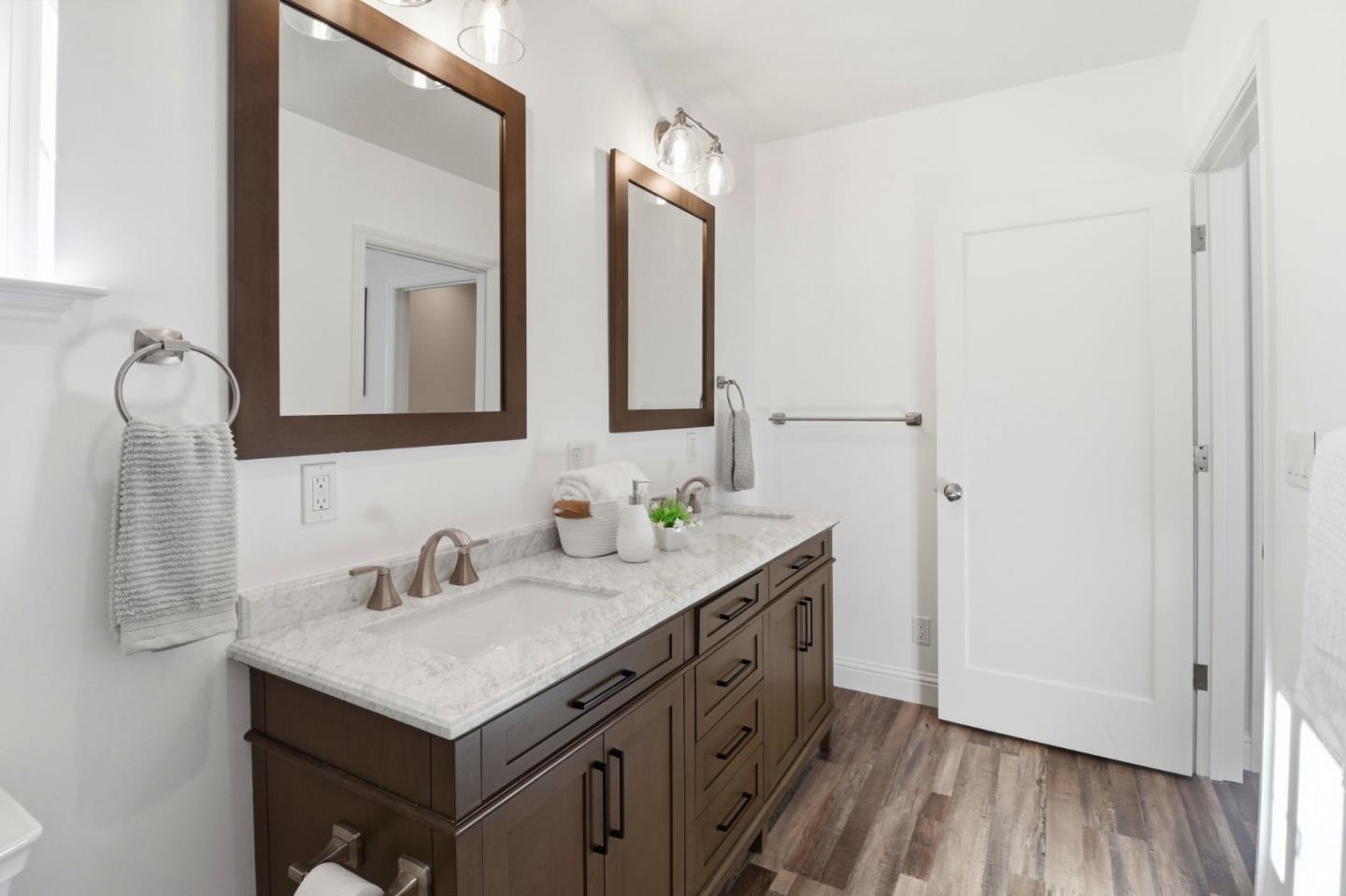 Detail Gallery Image 11 of 19 For 2710 Isabelle Ave, San Mateo,  CA 94403 - 3 Beds | 2/1 Baths