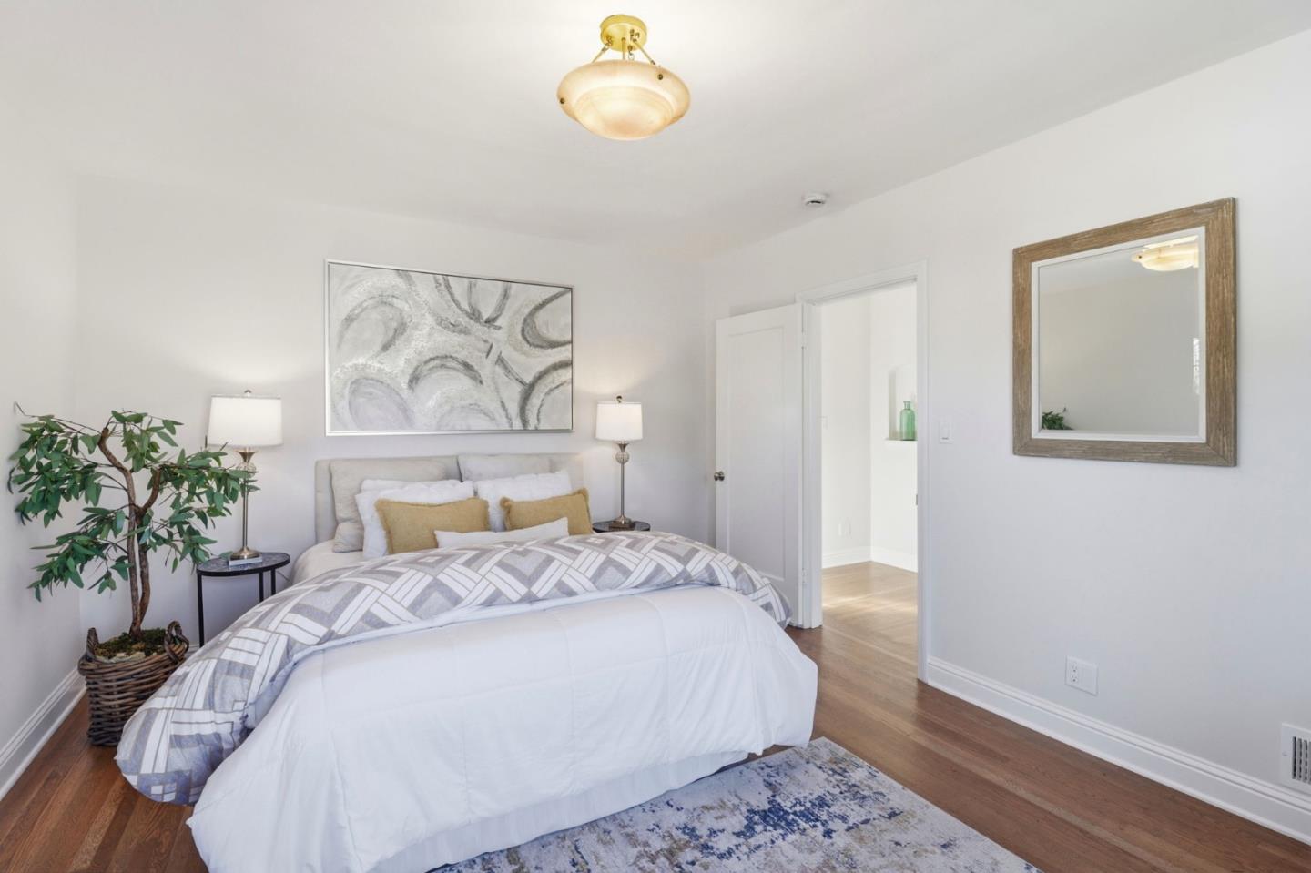 Detail Gallery Image 13 of 19 For 2710 Isabelle Ave, San Mateo,  CA 94403 - 3 Beds | 2/1 Baths