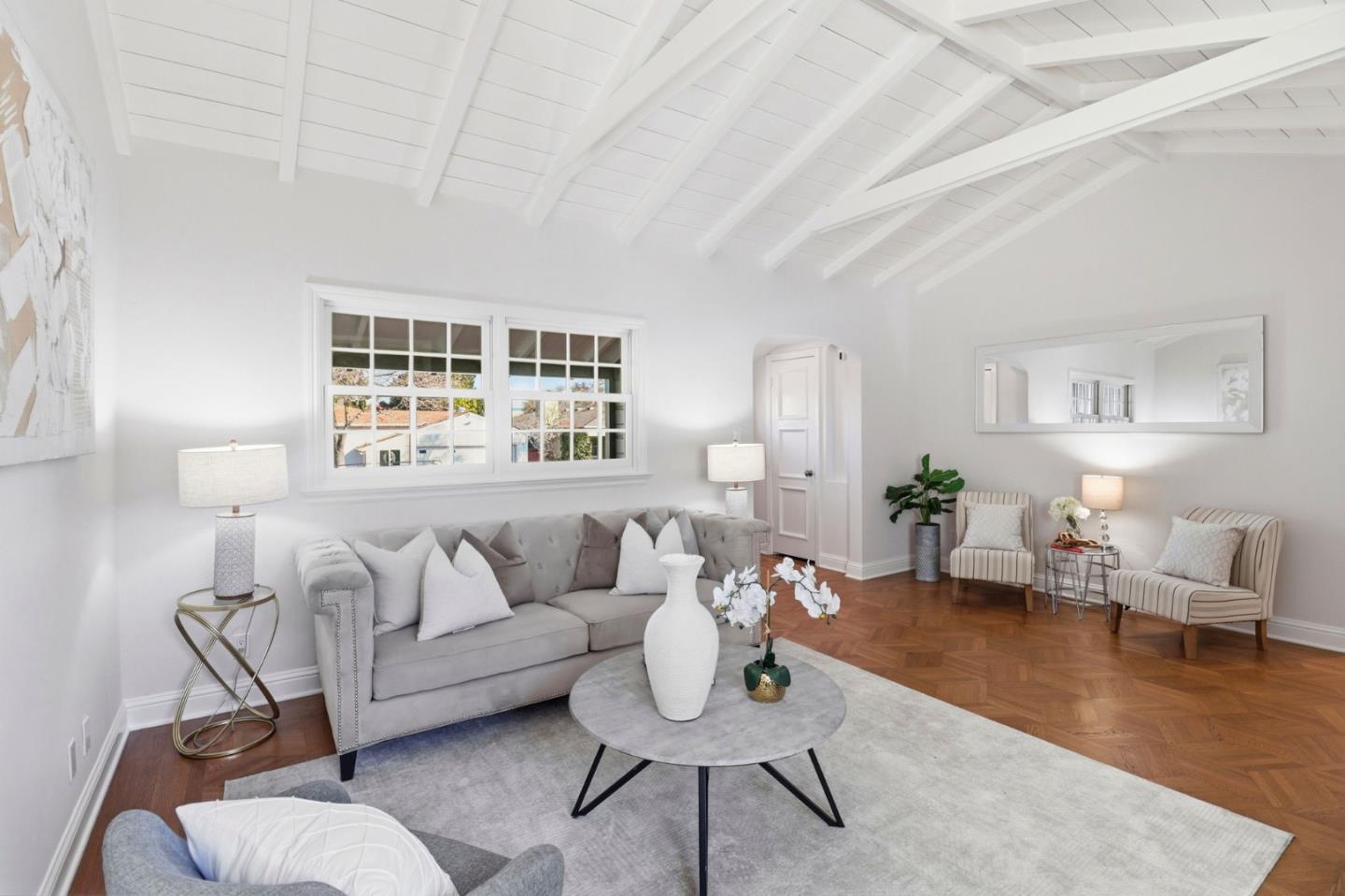 Detail Gallery Image 2 of 19 For 2710 Isabelle Ave, San Mateo,  CA 94403 - 3 Beds | 2/1 Baths