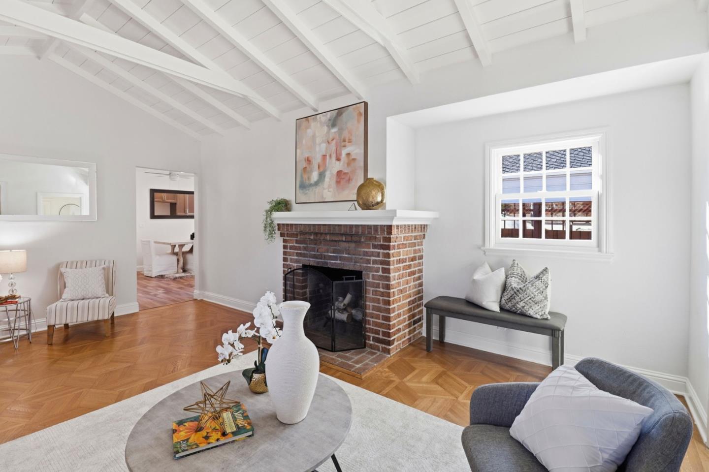 Detail Gallery Image 3 of 19 For 2710 Isabelle Ave, San Mateo,  CA 94403 - 3 Beds | 2/1 Baths