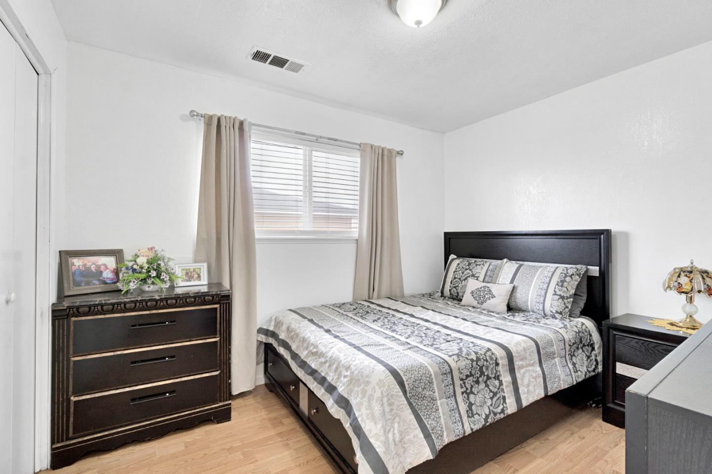 Detail Gallery Image 15 of 33 For 1007 Woodward, Fresno,  CA 93706 - 3 Beds | 2 Baths