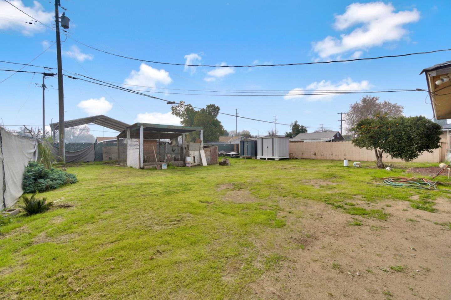 Detail Gallery Image 25 of 33 For 1007 Woodward, Fresno,  CA 93706 - 3 Beds | 2 Baths