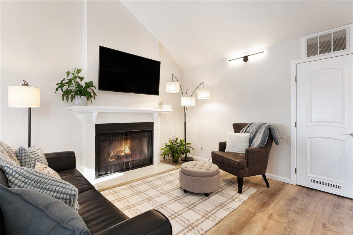 Detail Gallery Image 6 of 27 For 2104 Penasquitas Dr, Aptos,  CA 95003 - 2 Beds | 2 Baths