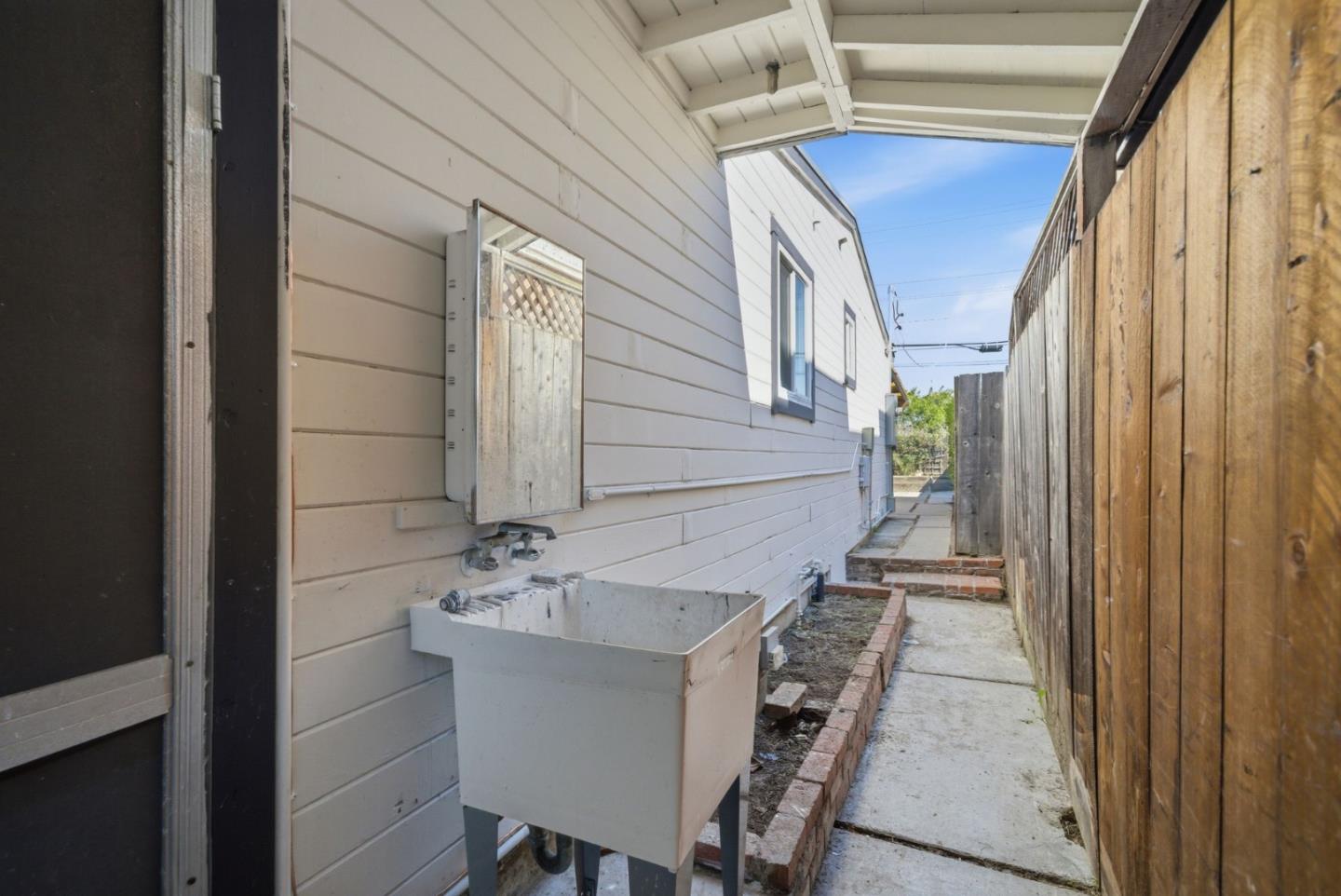 Detail Gallery Image 25 of 55 For 1624 Lodi Ave, San Mateo,  CA 94401 - 3 Beds | 2 Baths