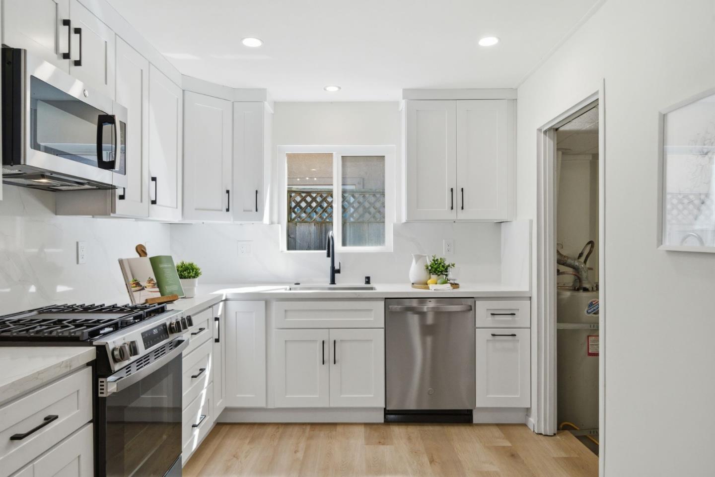 Detail Gallery Image 44 of 55 For 1624 Lodi Ave, San Mateo,  CA 94401 - 3 Beds | 2 Baths