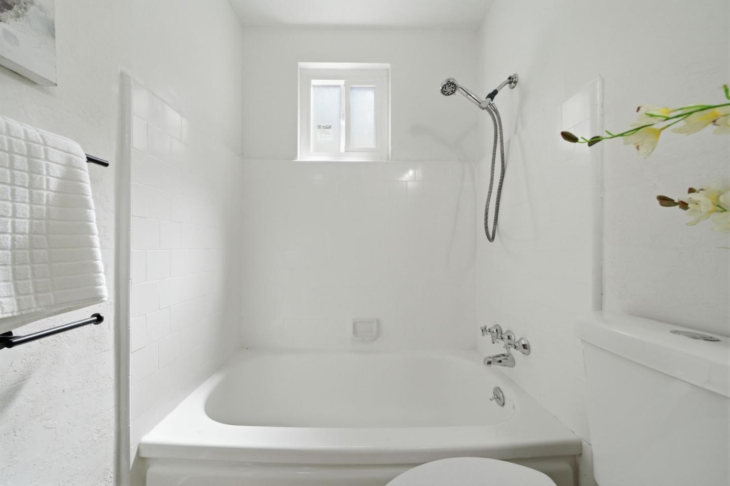 Detail Gallery Image 8 of 55 For 1624 Lodi Ave, San Mateo,  CA 94401 - 3 Beds | 2 Baths