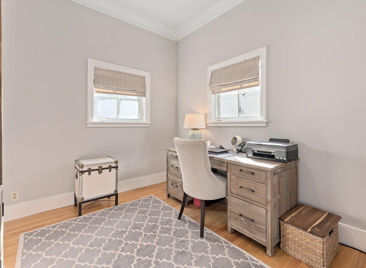 Detail Gallery Image 12 of 29 For 562 Hillcrest Way, Redwood City,  CA 94062 - 3 Beds | 2/1 Baths