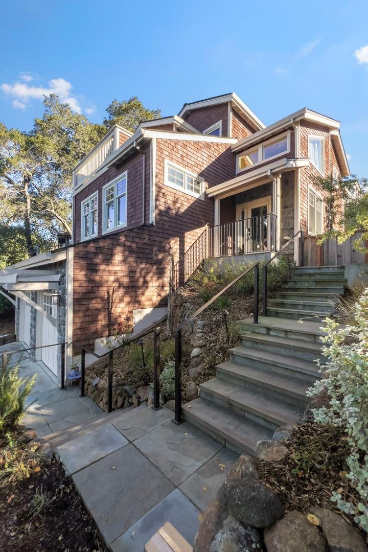 Detail Gallery Image 2 of 29 For 562 Hillcrest Way, Redwood City,  CA 94062 - 3 Beds | 2/1 Baths