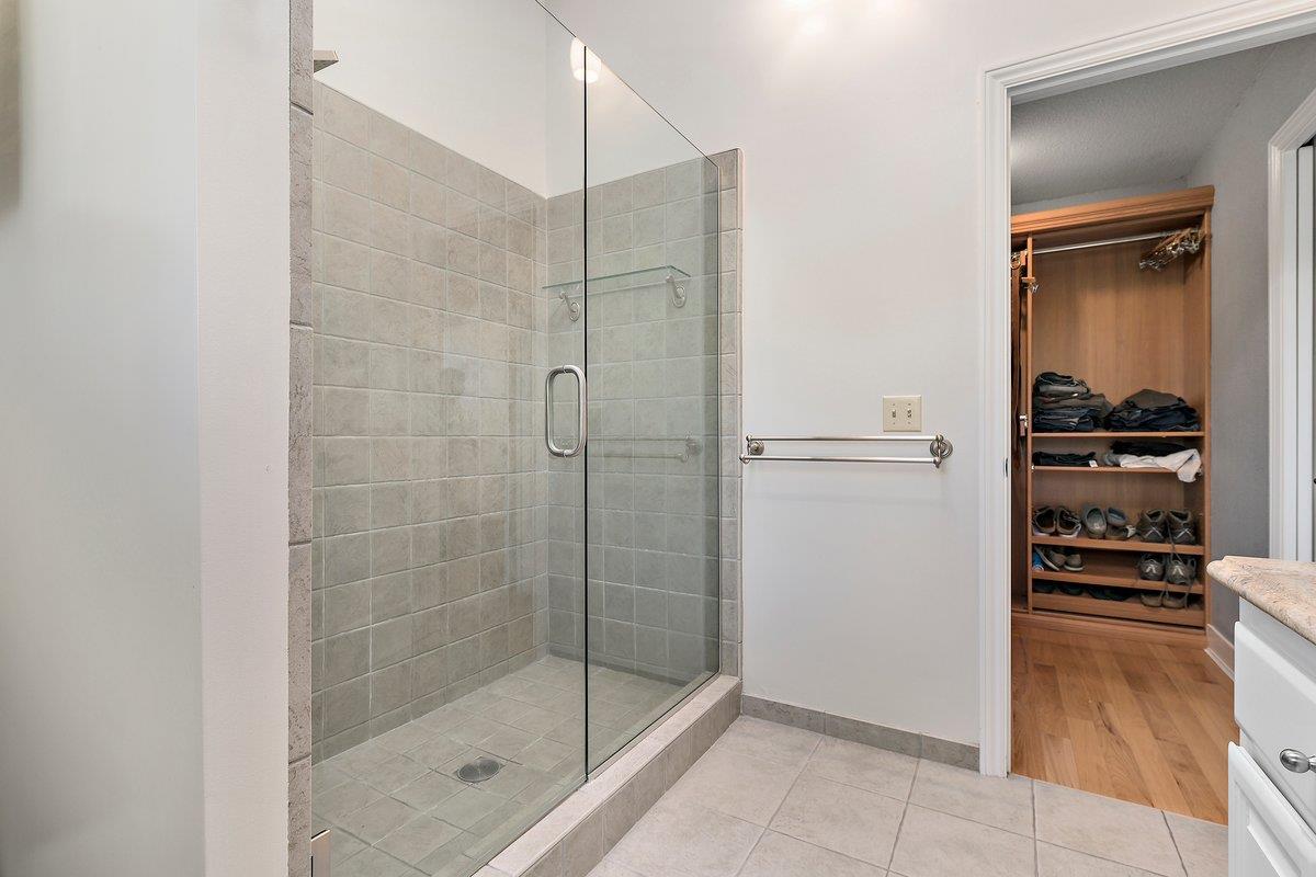 Detail Gallery Image 21 of 29 For 562 Hillcrest Way, Redwood City,  CA 94062 - 3 Beds | 2/1 Baths