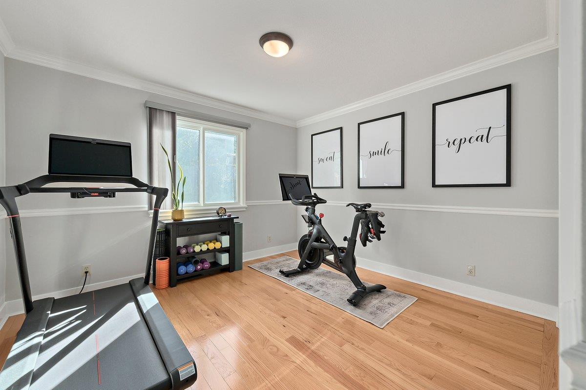 Detail Gallery Image 23 of 29 For 562 Hillcrest Way, Redwood City,  CA 94062 - 3 Beds | 2/1 Baths