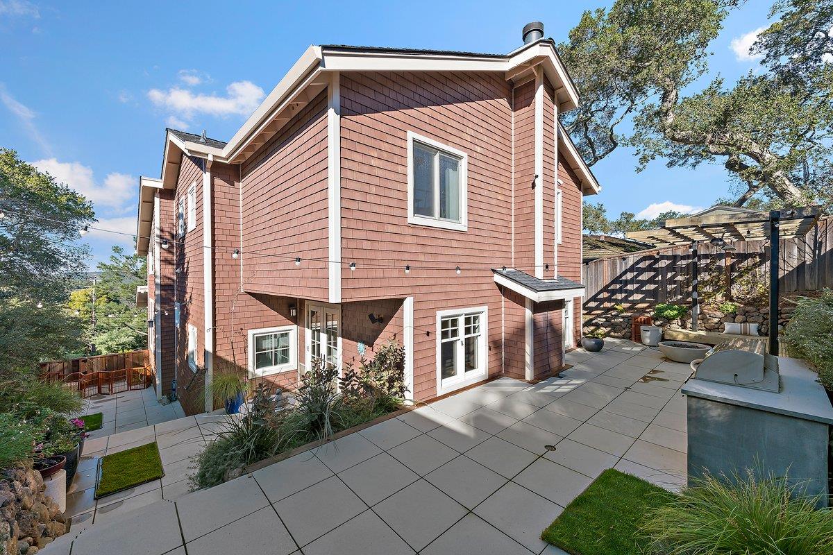 Detail Gallery Image 27 of 29 For 562 Hillcrest Way, Redwood City,  CA 94062 - 3 Beds | 2/1 Baths