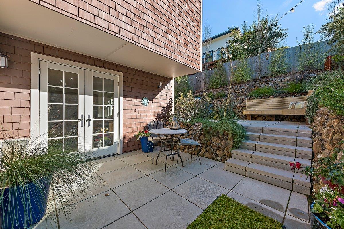 Detail Gallery Image 29 of 29 For 562 Hillcrest Way, Redwood City,  CA 94062 - 3 Beds | 2/1 Baths