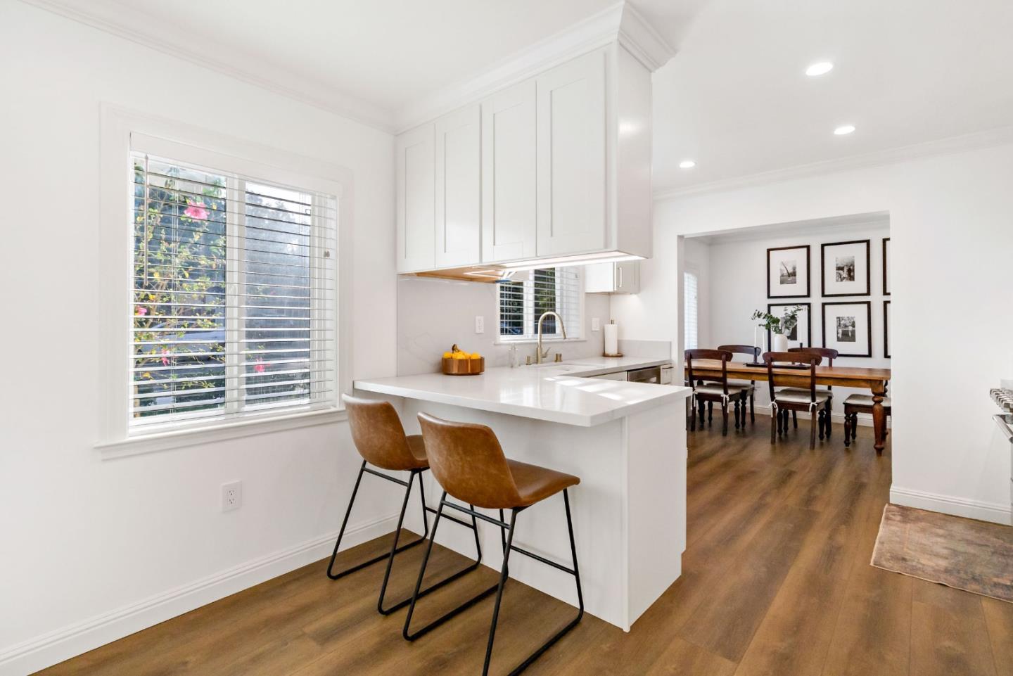 Detail Gallery Image 8 of 42 For 432 Oak Ridge Dr, Redwood City,  CA 94062 - 2 Beds | 2 Baths