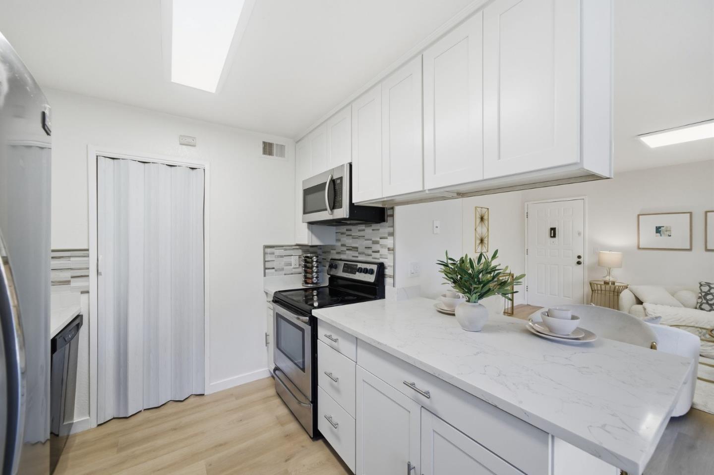 Detail Gallery Image 12 of 34 For 3463 Pennsylvania Cmn, Fremont,  CA 94536 - 2 Beds | 2 Baths