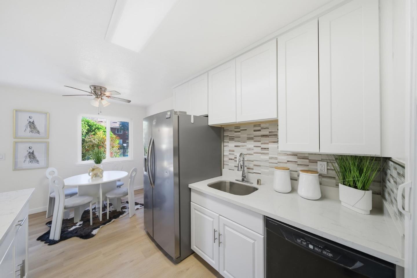 Detail Gallery Image 13 of 34 For 3463 Pennsylvania Cmn, Fremont,  CA 94536 - 2 Beds | 2 Baths