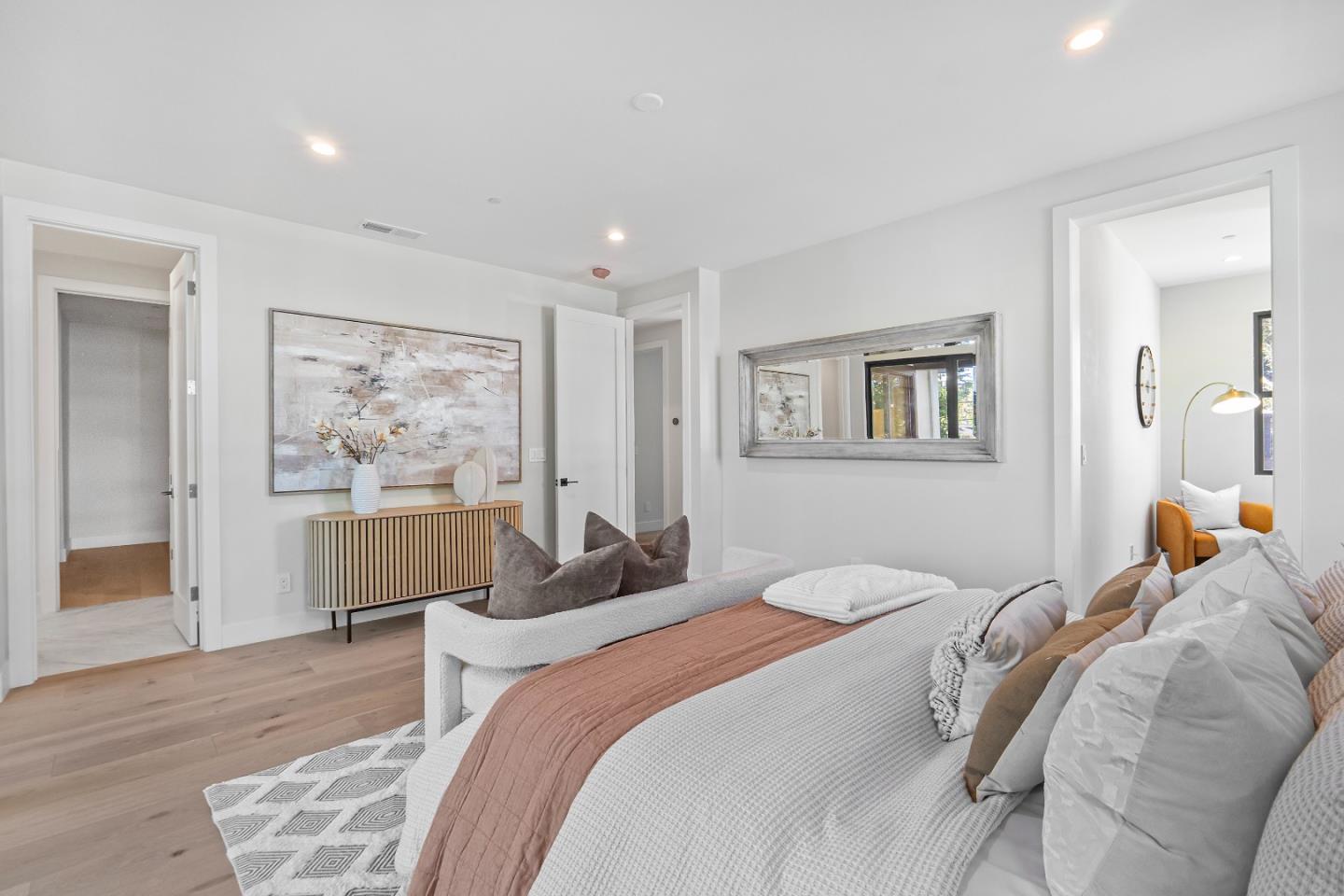 Detail Gallery Image 13 of 28 For 767 Cuesta Dr, Mountain View,  CA 94040 - 5 Beds | 4/1 Baths