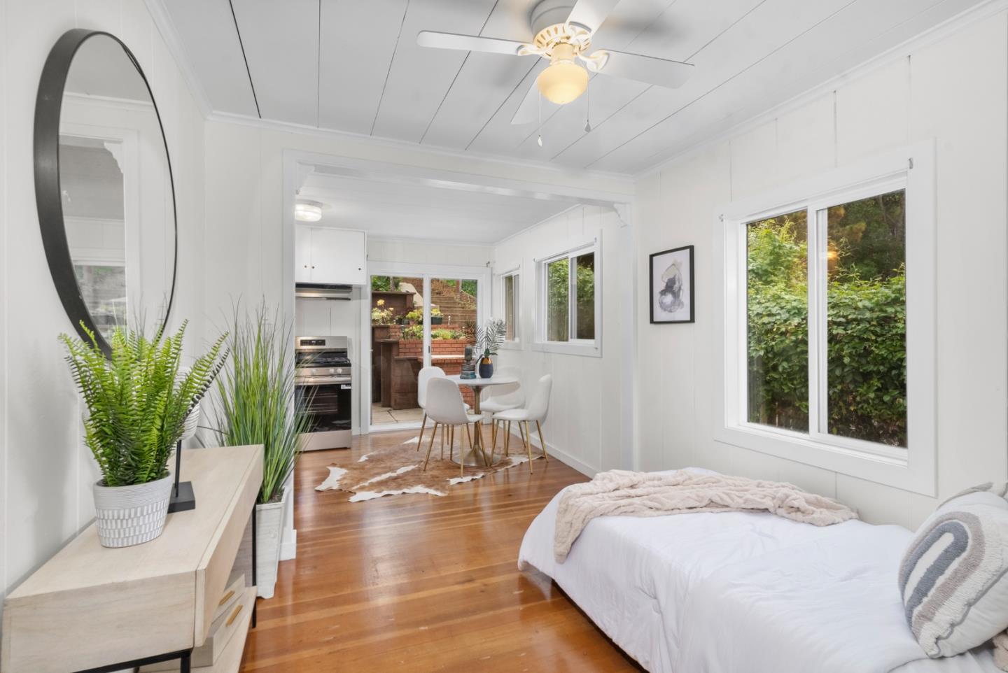 Detail Gallery Image 11 of 36 For 129 Alvarado St, Brisbane,  CA 94005 - 2 Beds | 1 Baths