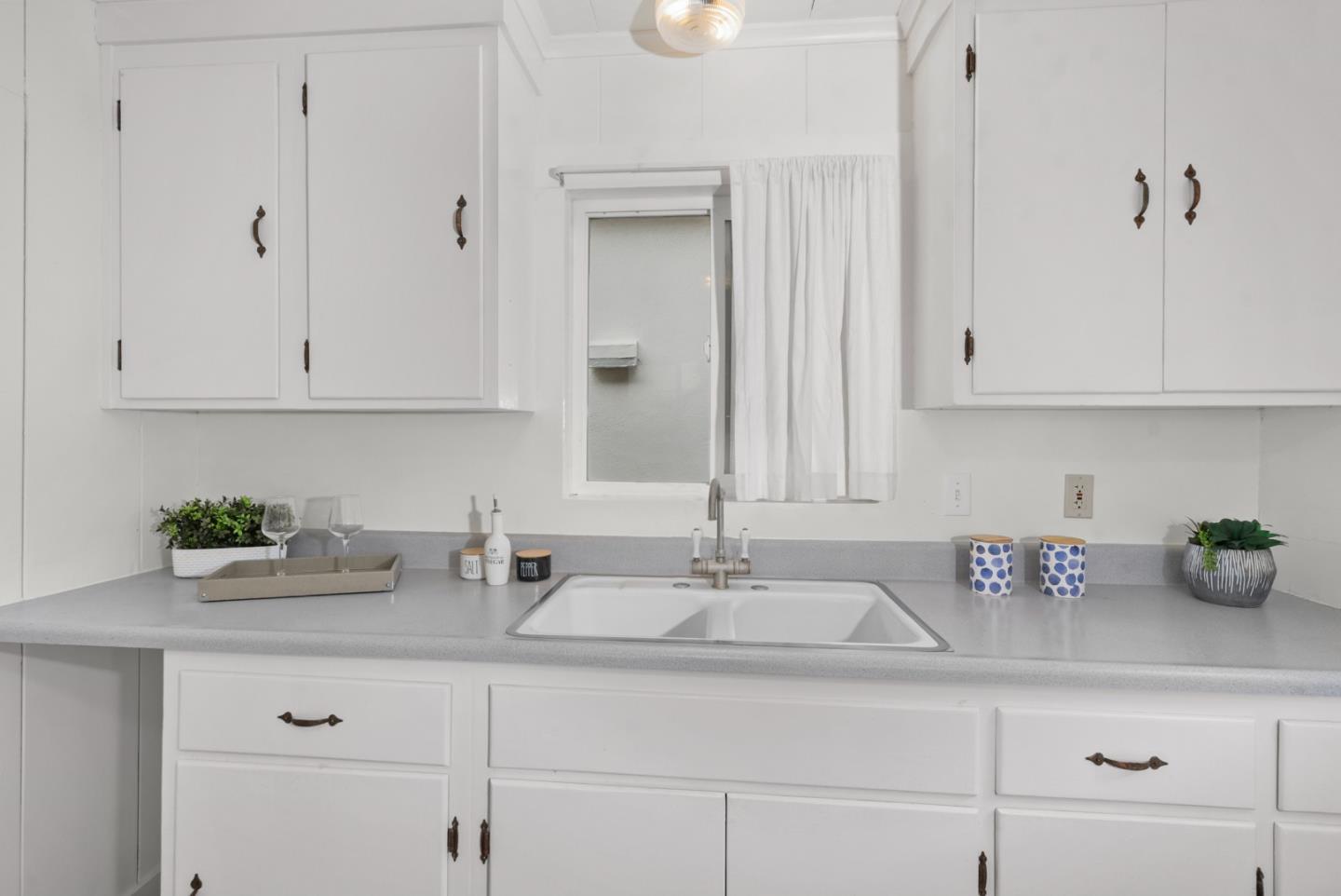 Detail Gallery Image 15 of 36 For 129 Alvarado St, Brisbane,  CA 94005 - 2 Beds | 1 Baths