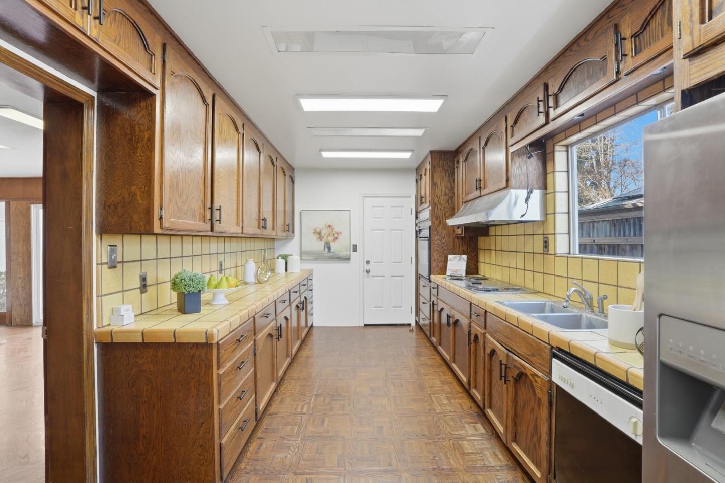 Detail Gallery Image 15 of 42 For 2055 Oakwood Dr, East Palo Alto,  CA 94303 - 2 Beds | 1 Baths