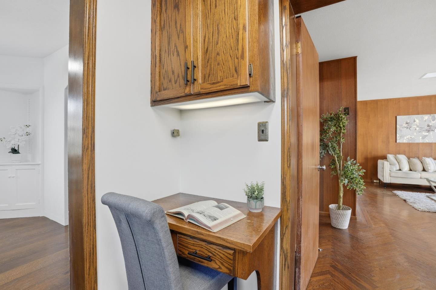 Detail Gallery Image 19 of 42 For 2055 Oakwood Dr, East Palo Alto,  CA 94303 - 2 Beds | 1 Baths