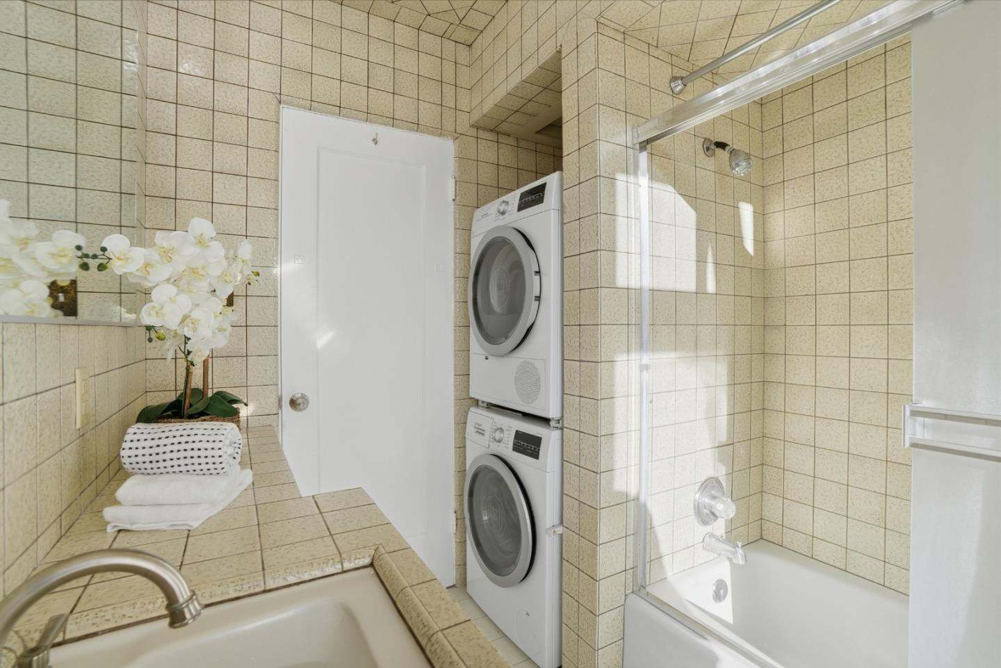 Detail Gallery Image 28 of 42 For 2055 Oakwood Dr, East Palo Alto,  CA 94303 - 2 Beds | 1 Baths