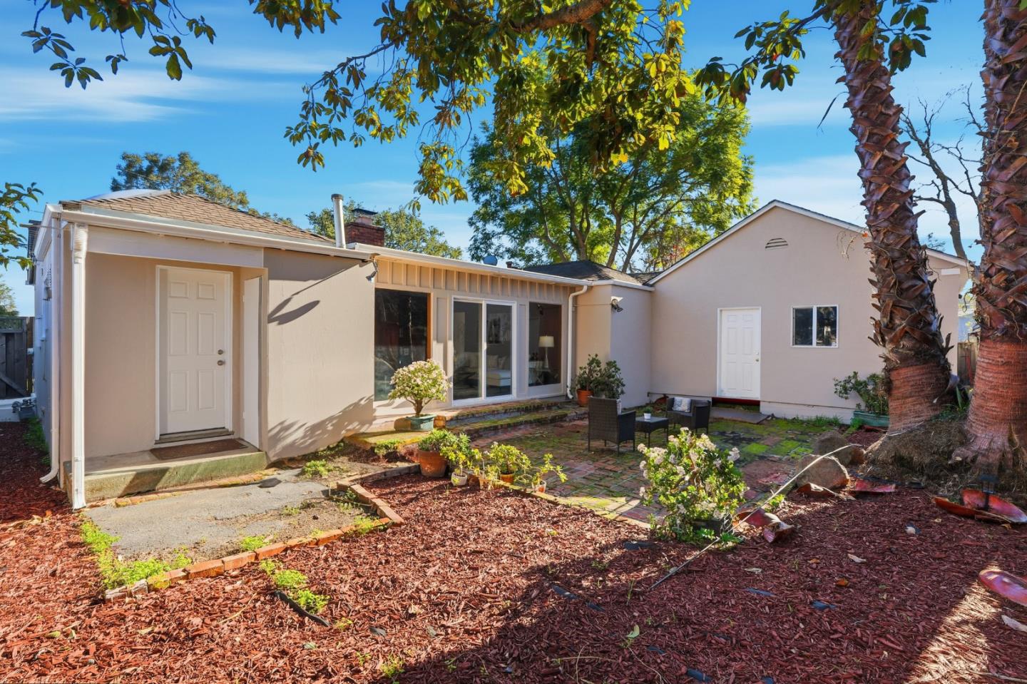 Detail Gallery Image 38 of 42 For 2055 Oakwood Dr, East Palo Alto,  CA 94303 - 2 Beds | 1 Baths