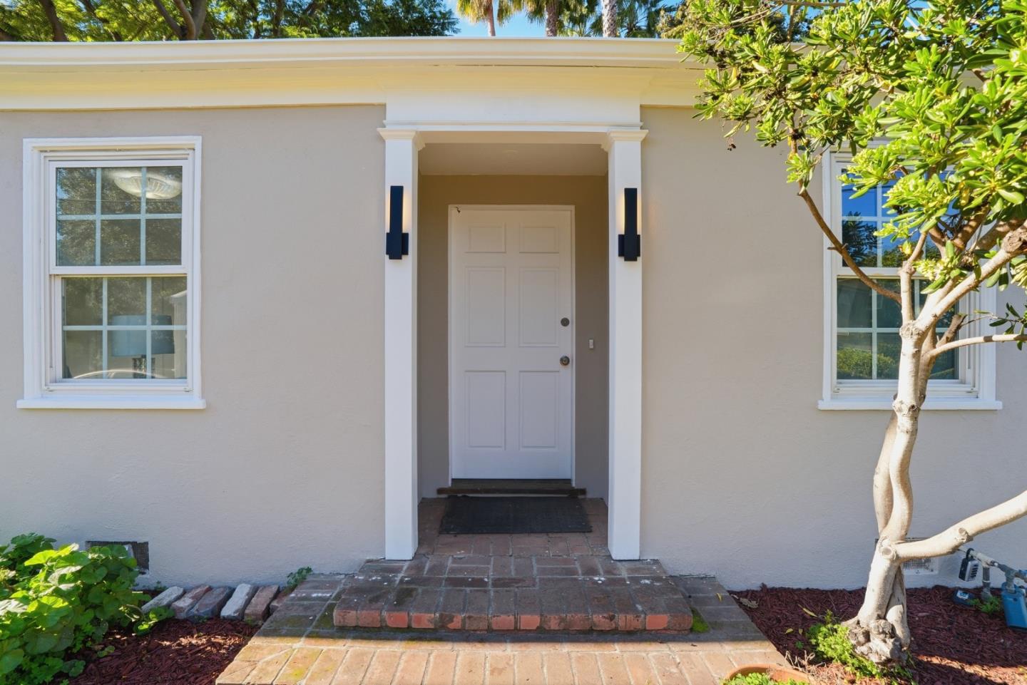 Detail Gallery Image 6 of 42 For 2055 Oakwood Dr, East Palo Alto,  CA 94303 - 2 Beds | 1 Baths