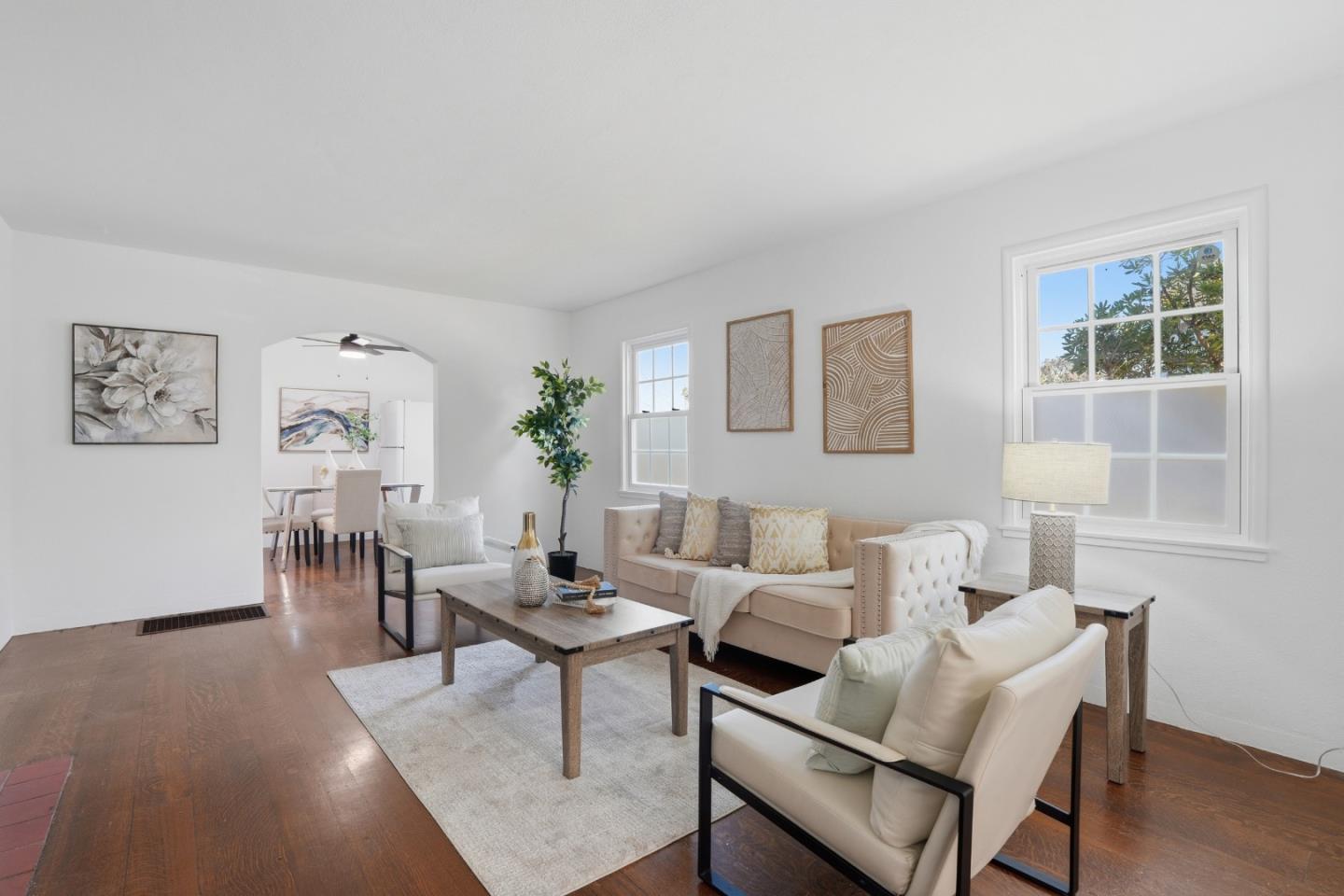 Detail Gallery Image 8 of 42 For 2055 Oakwood Dr, East Palo Alto,  CA 94303 - 2 Beds | 1 Baths