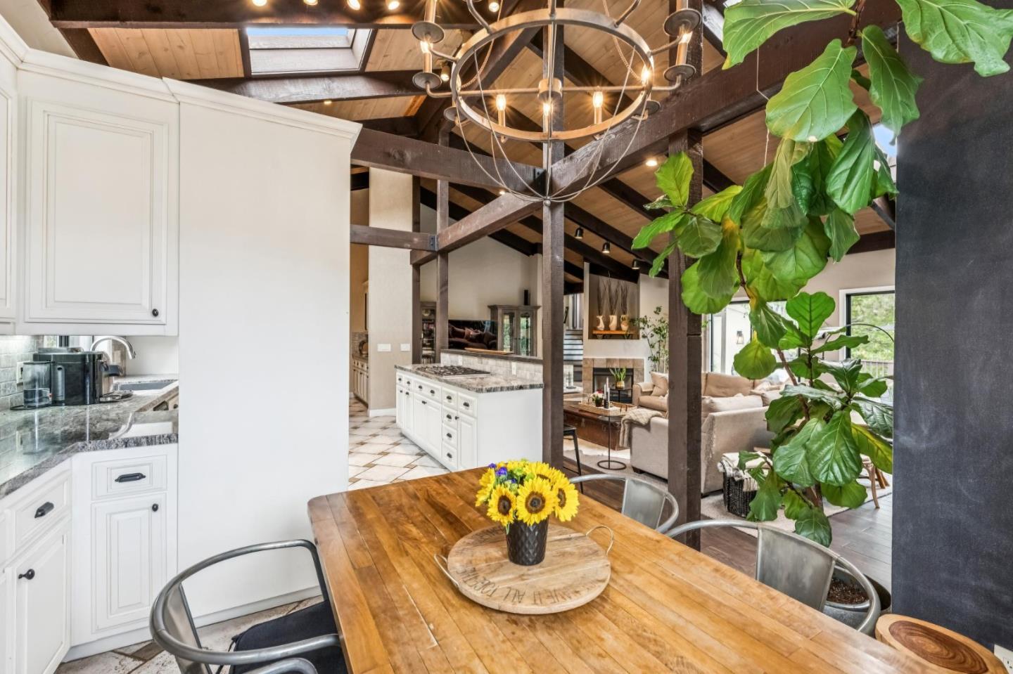 Detail Gallery Image 12 of 43 For 61 Oak Haven Way, Woodside,  CA 94062 - 4 Beds | 3/1 Baths