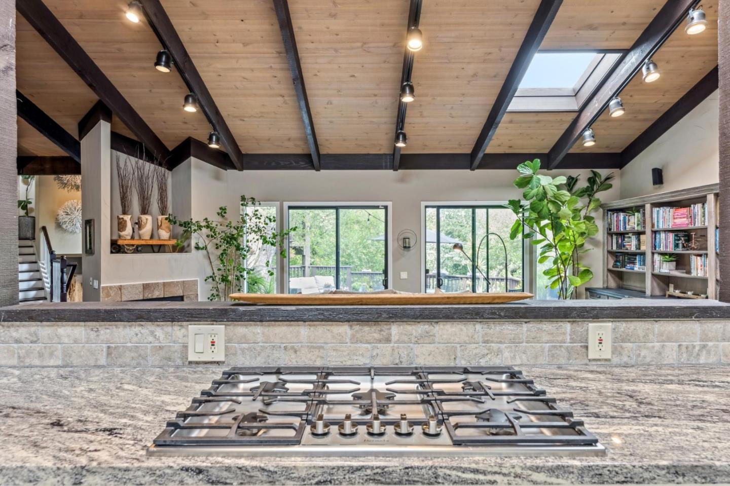 Detail Gallery Image 14 of 43 For 61 Oak Haven Way, Woodside,  CA 94062 - 4 Beds | 3/1 Baths