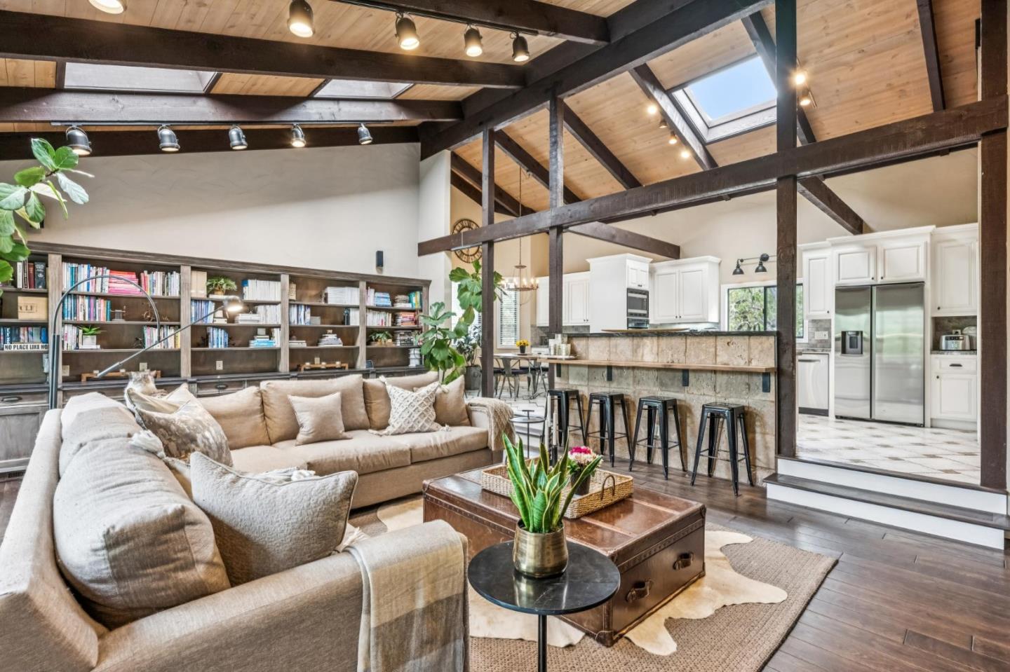 Detail Gallery Image 8 of 43 For 61 Oak Haven Way, Woodside,  CA 94062 - 4 Beds | 3/1 Baths