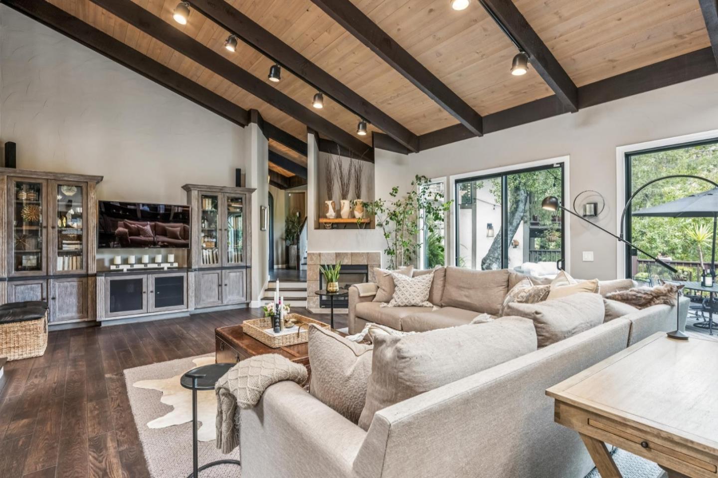 Detail Gallery Image 9 of 43 For 61 Oak Haven Way, Woodside,  CA 94062 - 4 Beds | 3/1 Baths