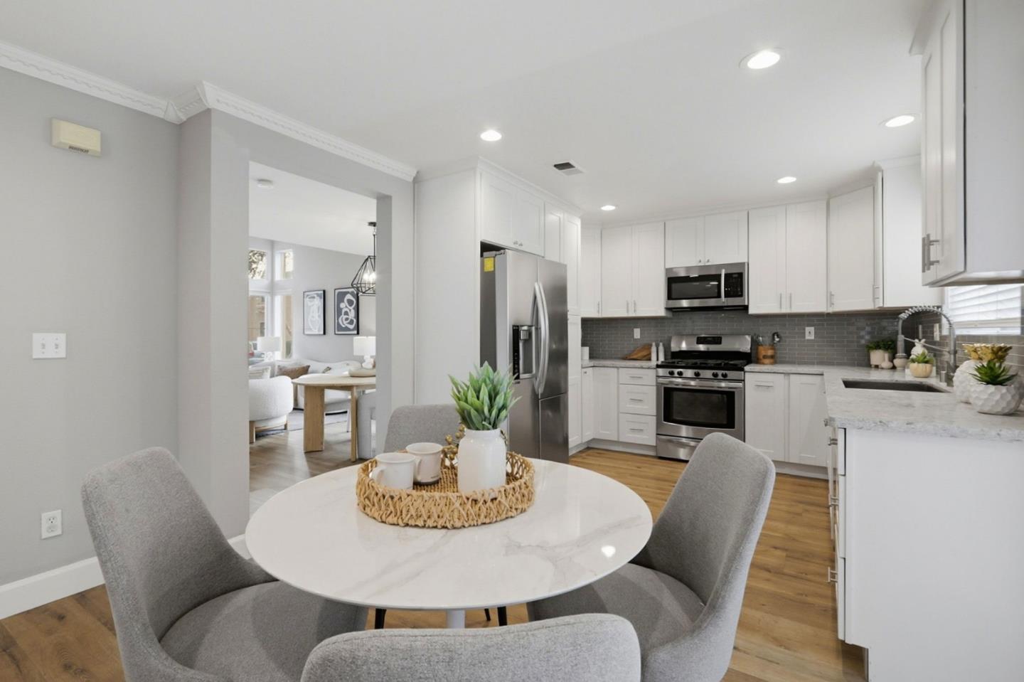 Detail Gallery Image 10 of 40 For 2997 Samaria Pl, San Jose,  CA 95111 - 4 Beds | 2/1 Baths