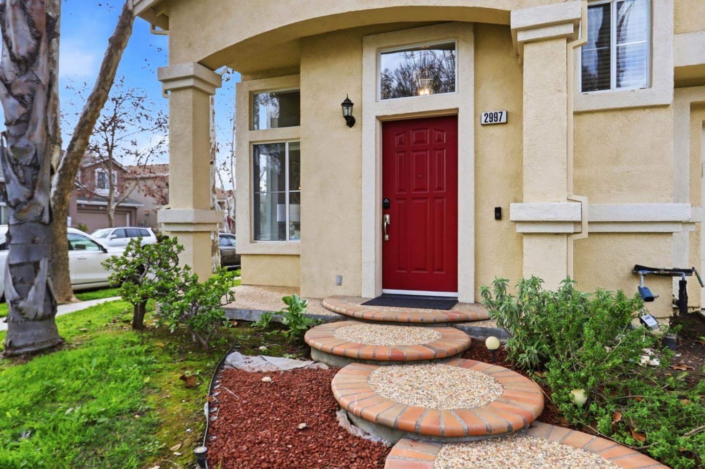 Detail Gallery Image 3 of 40 For 2997 Samaria Pl, San Jose,  CA 95111 - 4 Beds | 2/1 Baths