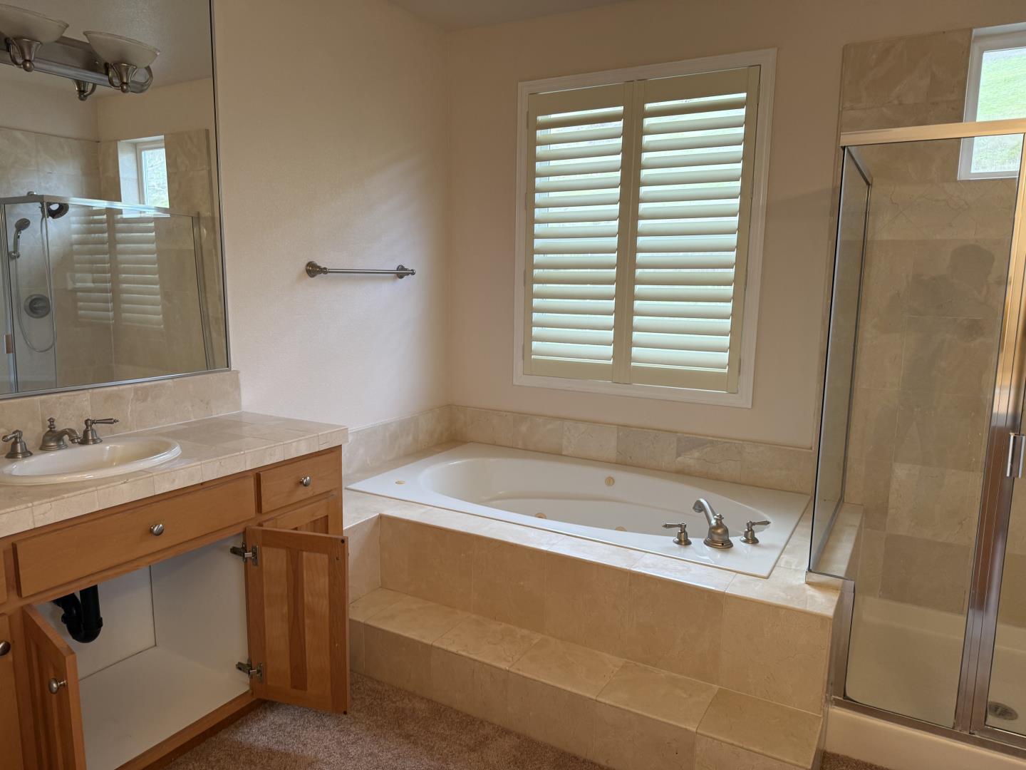 Detail Gallery Image 13 of 21 For 5830 Cabernet Dr, Vallejo,  CA 94591 - 4 Beds | 3 Baths