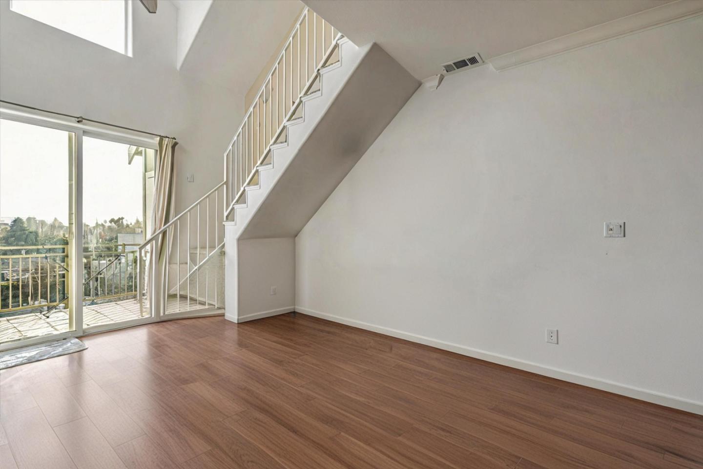 Detail Gallery Image 7 of 16 For 2330 University Ave #350,  East Palo Alto,  CA 94303 - 2 Beds | 1 Baths